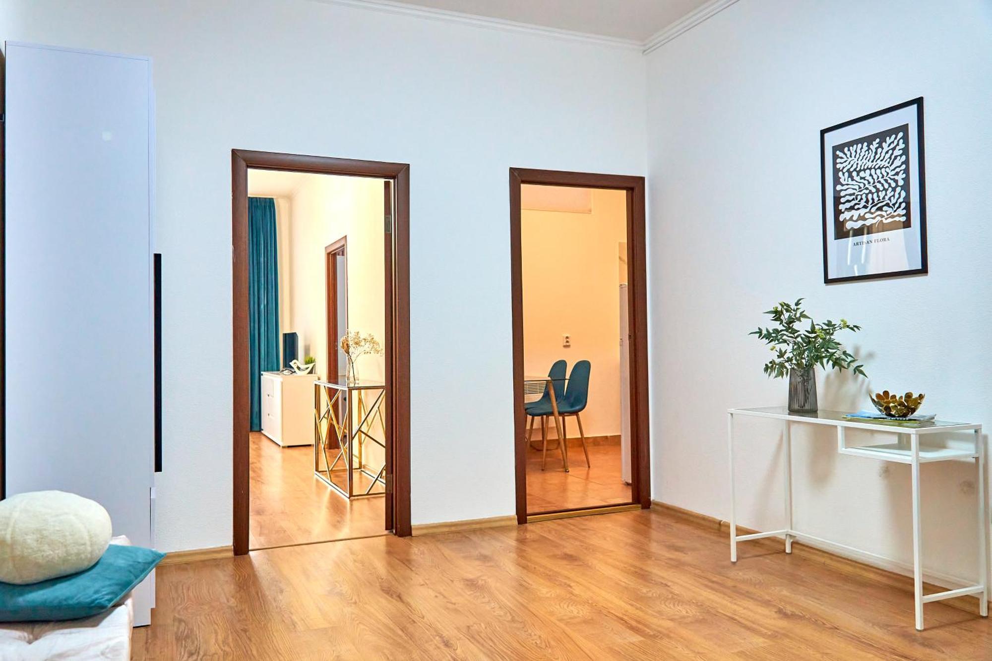 Elegant Lux Apartment In Central Square Mukacheve Exterior photo